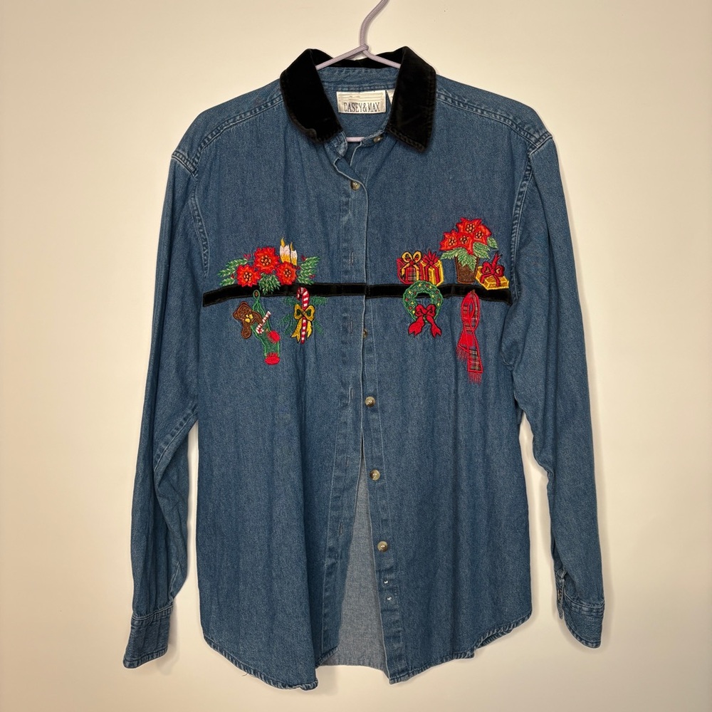 Vintage Casey & Max Denim Embroidered Christmas Collared Shirt Size Medium